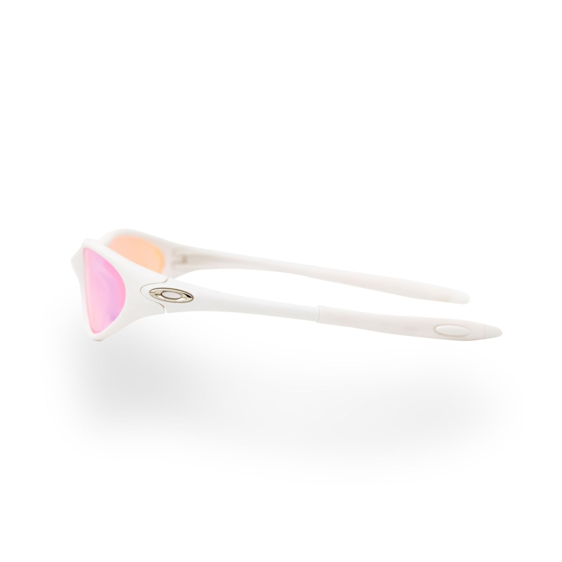 variant-color:white | Plastic 01 - White