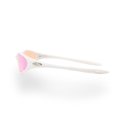 variant-color:white | Plastic 01 - White